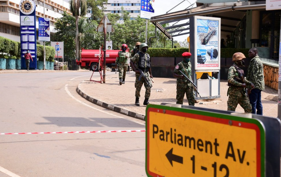 Dos explosiones sacudieron el centro de la capital de Uganda: Al menos 33 heridos y tres fallecidos