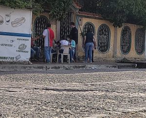 Táchira: Denuncian “regaladera de electrodomésticos” en punto rojo a pocos metros de centro electoral en Rubio