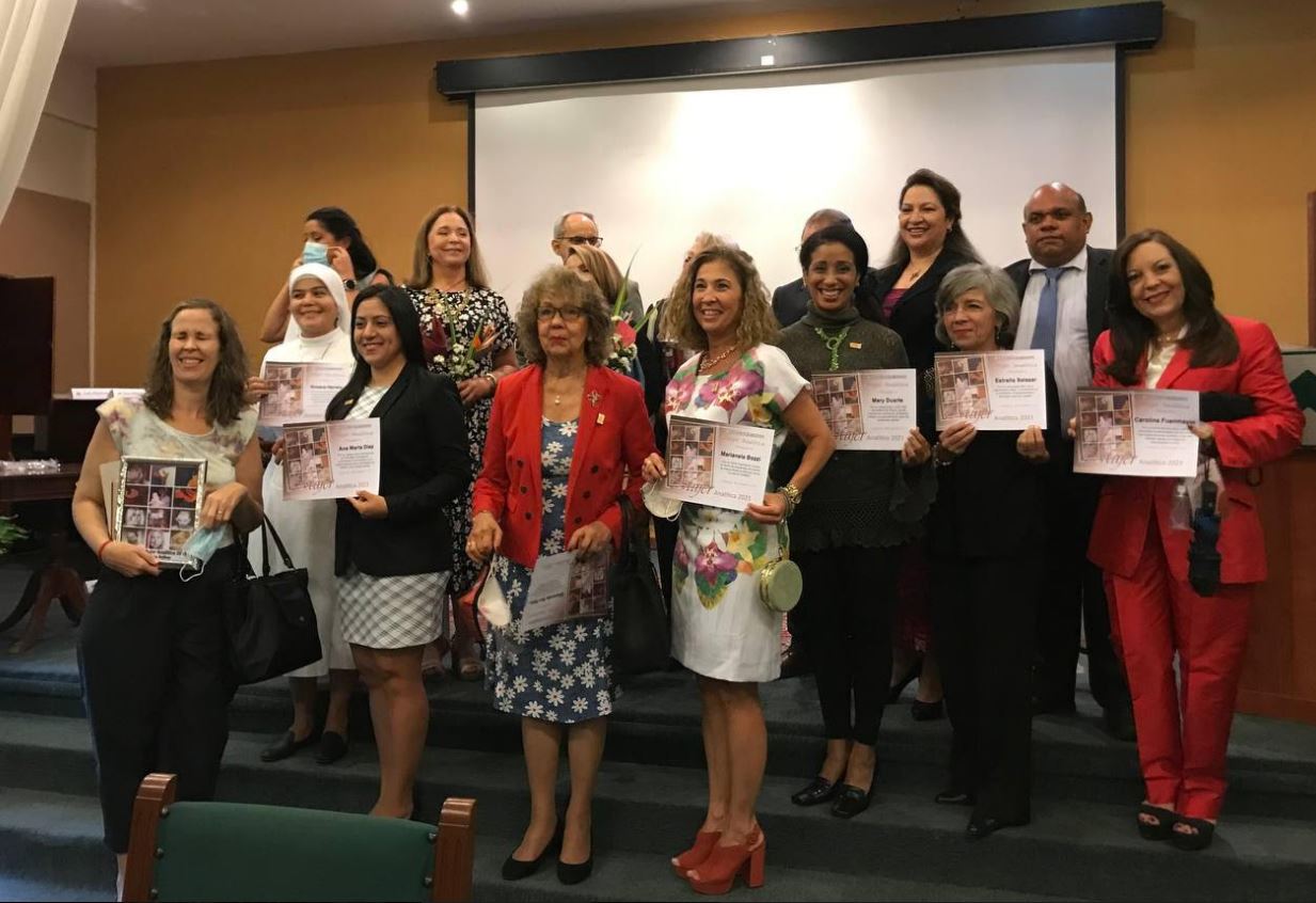 Venezolanas recibieron Premio y Reconocimiento Mujer Analítica 2021