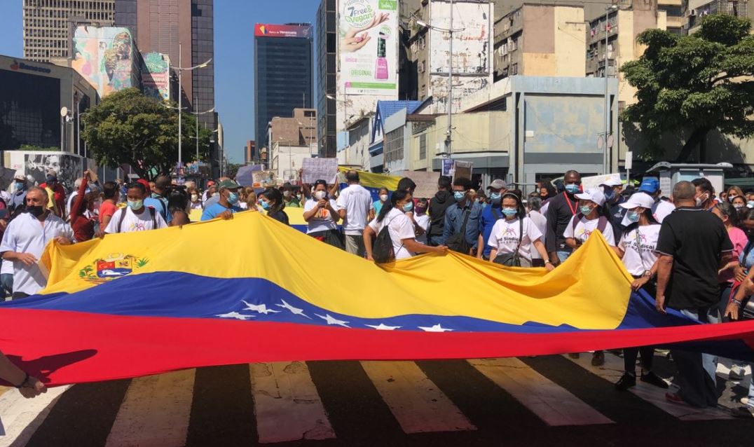 Trabajadores se movilizaron en varios sectores de Caracas para exigir reivindicaciones laborales este #10Nov