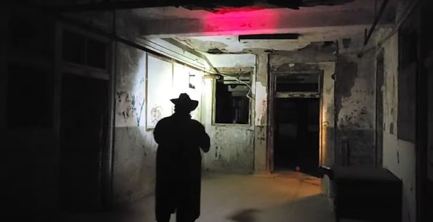 Cazador de fantasmas exploró un hospital abandonado en EEUU y sintió una “energía oscura”