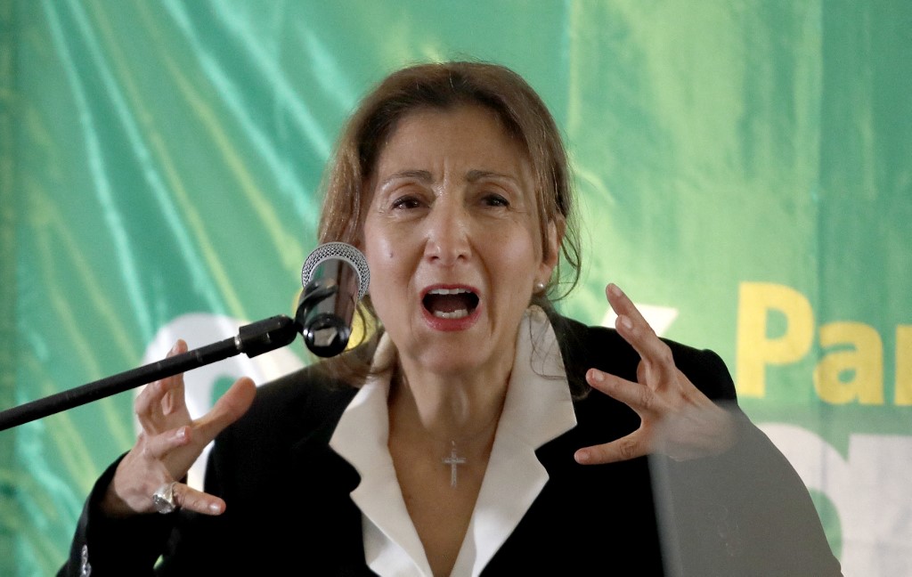 Ingrid Betancourt señala que Petro “se gradúa de dictador” con la radicación de la reforma a la salud