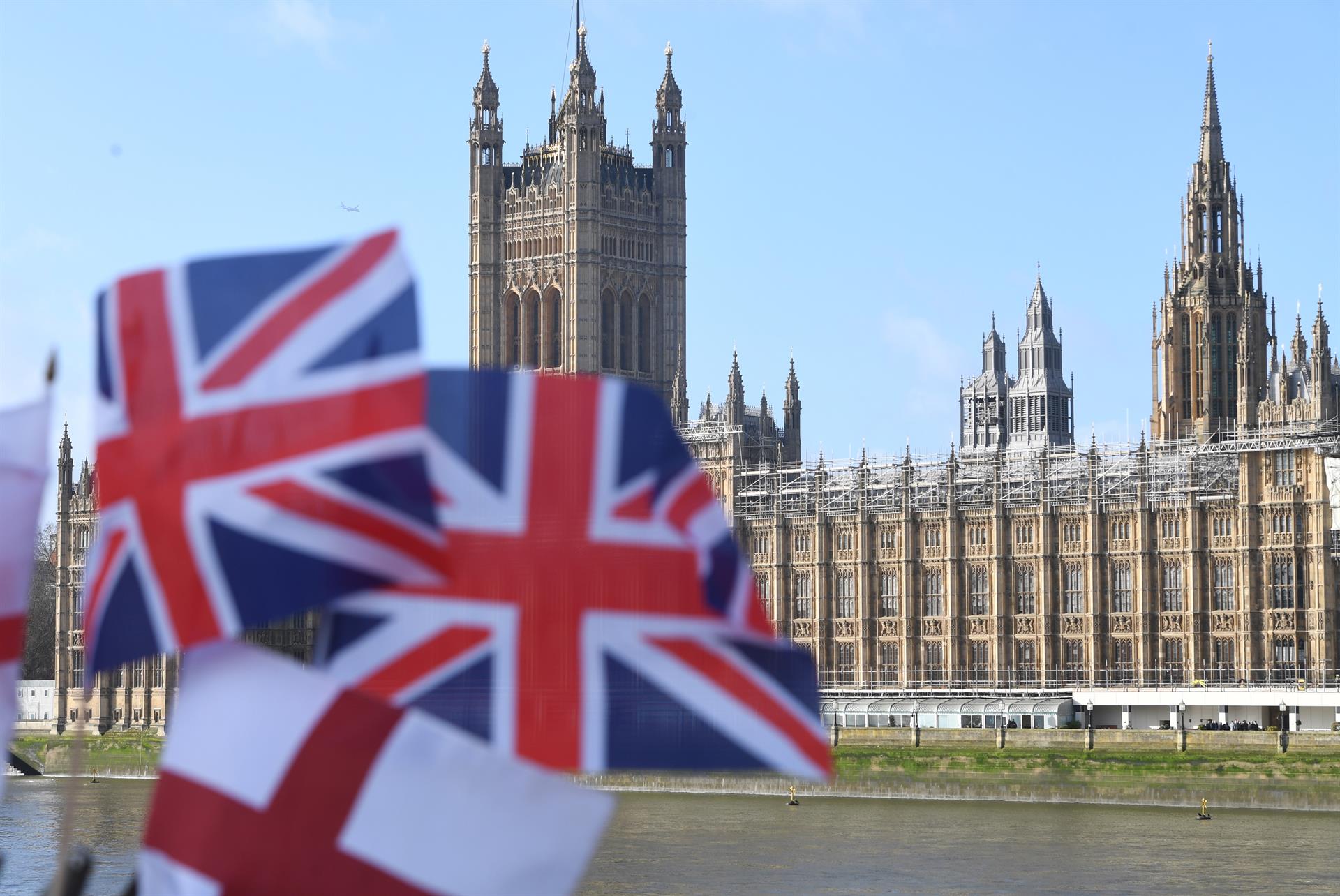 Reino Unido evalúa “modernizar” sistema de inmigración y facilitar patrocinios