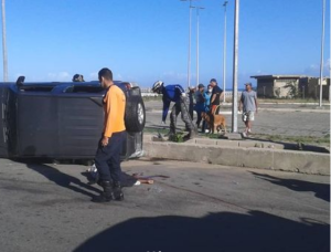 Aparatoso accidente vial en La Guaira dejó una mujer fallecida y cuatro heridos #23Ene (Imágenes sensibles)