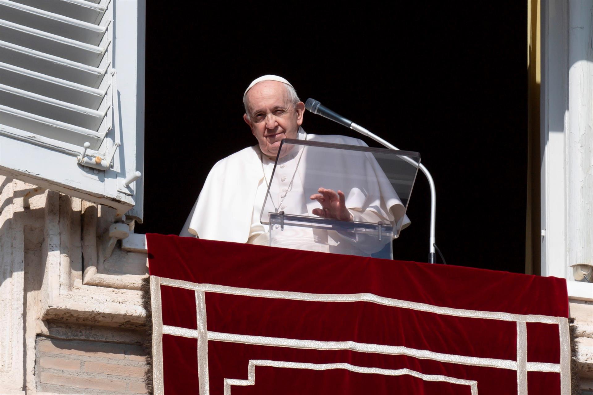 El papa Francisco pidió que se acabe con las niñas esclavas en las calles por interés económico
