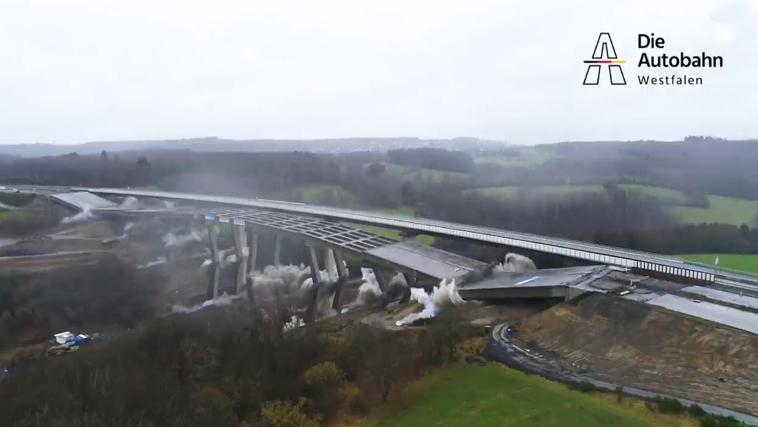 Increíble detonación de un puente de 70 metros en Alemania con 120 kilos de explosivos (VIDEO)