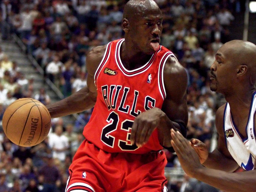 Camiseta de Michael Jordan subastada por un récord de más de 10 millones de dólares