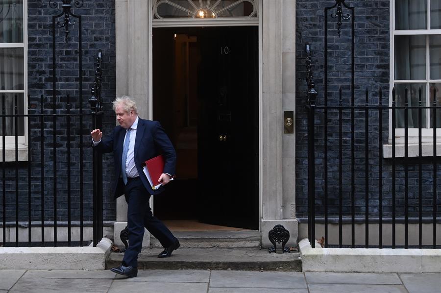 Dimite otra asesora de Boris Johnson, quinta renuncia de altos cargos de su Gobierno