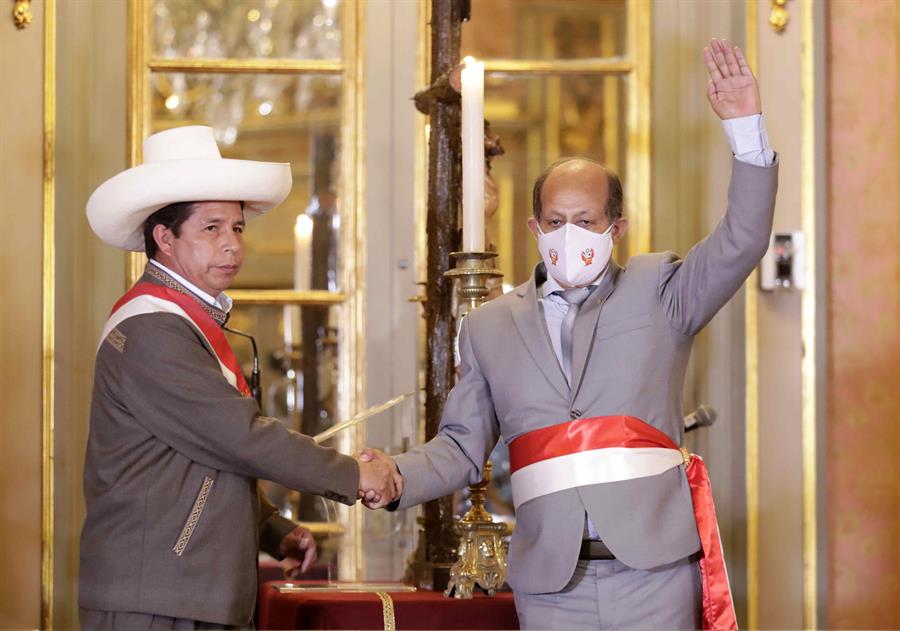 Primer ministro de Perú aceptó su derrota y puso su cargo a disposición