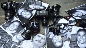 Entre balas, la angustiante cotidianidad de los periodistas mexicanos