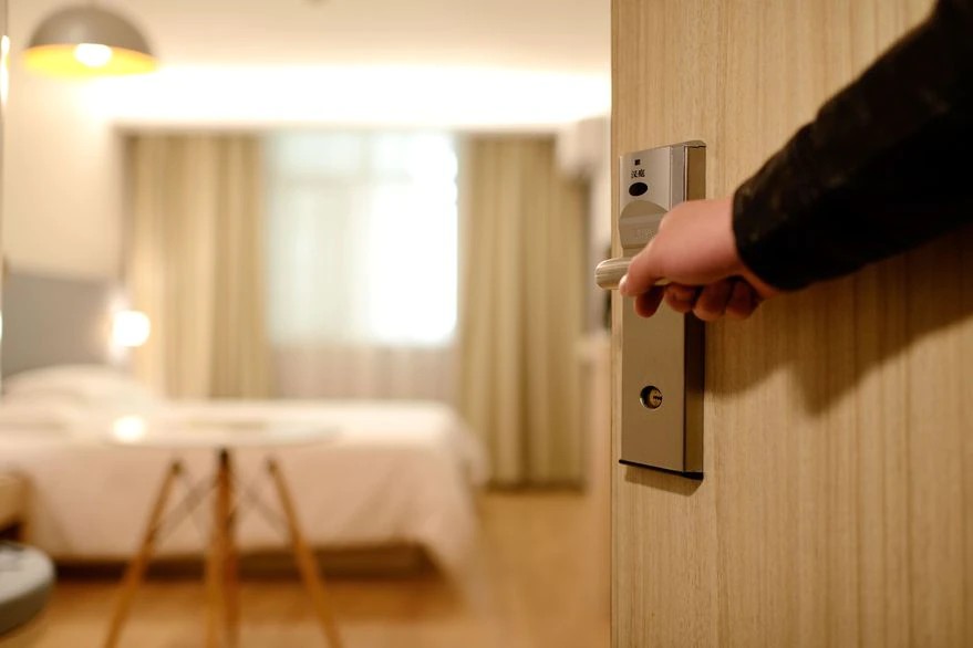 VIRAL: exempleada de una cadena de hoteles reveló los ASQUEROSOS secretos que esconden las habitaciones