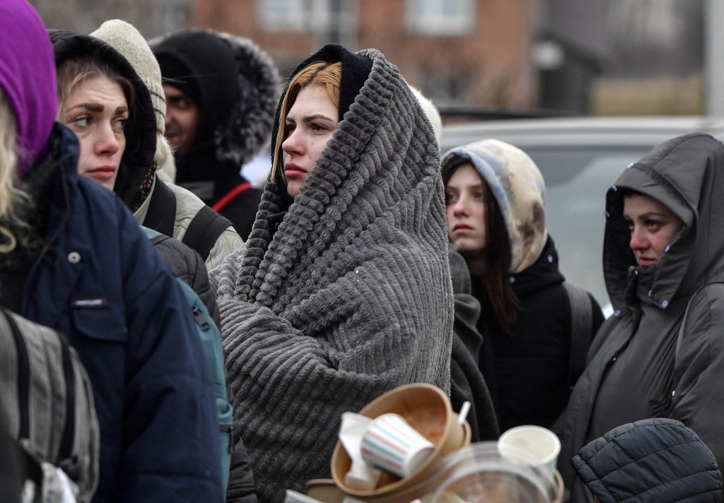 Francia ha recibido a más de siete mil refugiados por la guerra y espera hasta 100 mil