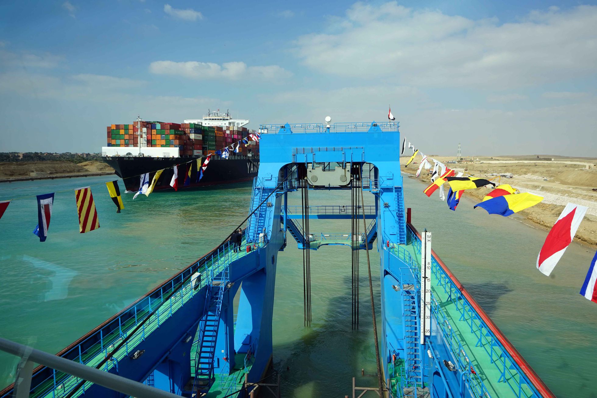 El canal de Suez se reinventa tras la pesadilla del “Ever Given”