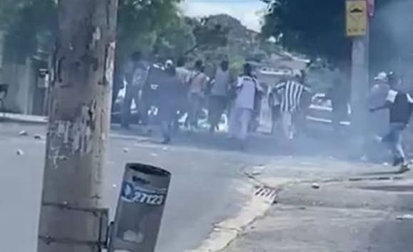 Pelea entre hinchas de Cruzeiro y Atlético Mineiro dejó un muerto en Brasil