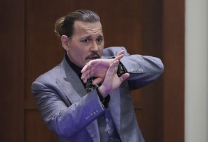 Los sarcásticos comentarios de Johnny Depp en el juicio contra Amber Heard