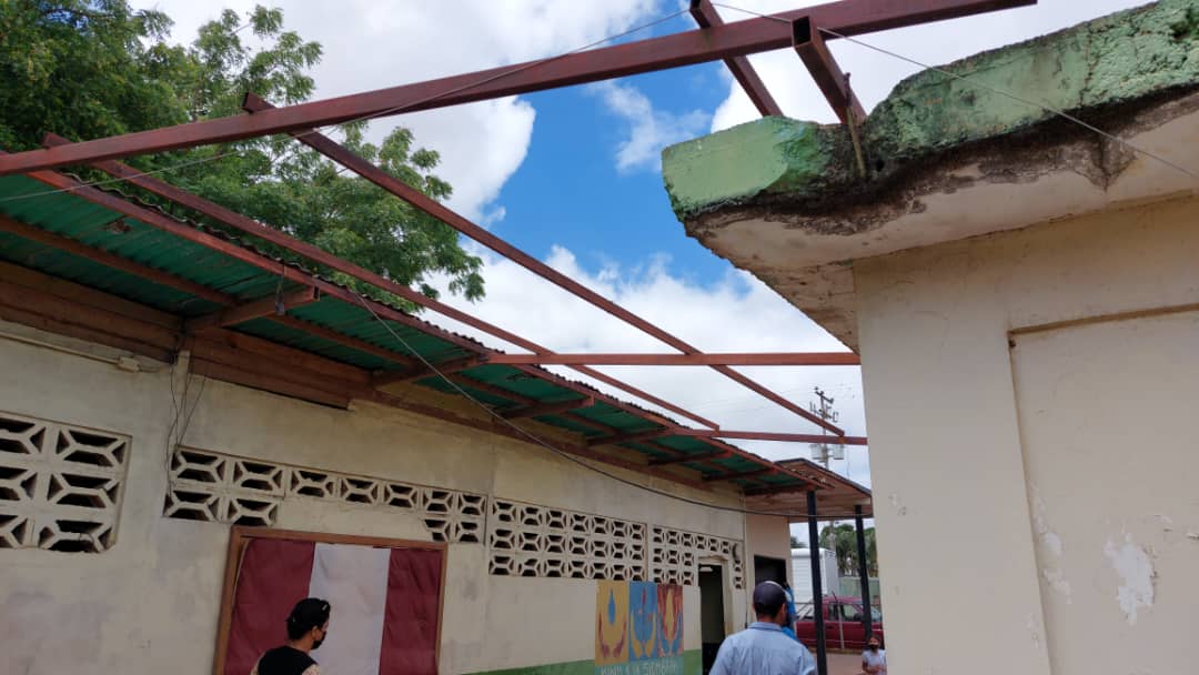 Escuela Valle Guanipa de El Tigre, arropada por las ruinas del chavismo (FOTOS)