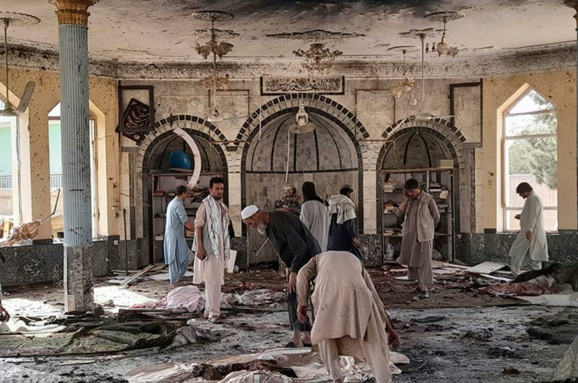Al menos 33 muertos en atentado en una mezquita en el norte de Afganistán