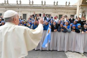El papa Francisco suspende su agenda por controles médicos, también la audiencia con Cafiero