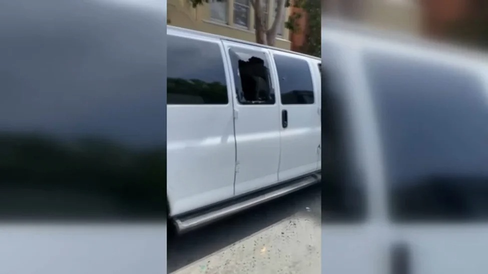 “Rompieron los vidrios de la van”: Grupo musical venezolano fue víctima de un robo en Oakland