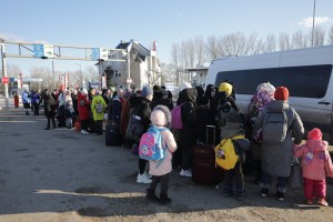 El éxodo ucraniano supera ya al venezolano con más de seis millones de refugiados, según Acnur