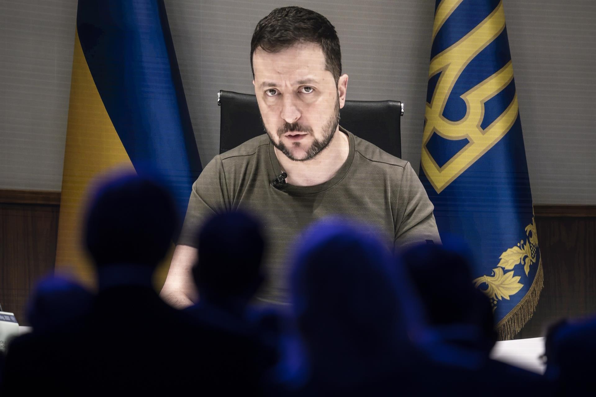 Zelenski dice que la entrada de Ucrania en la UE motiva al ejército ucraniano