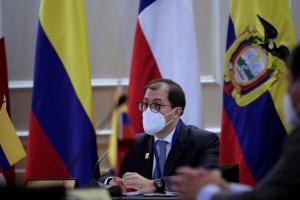 Fiscal general de Colombia pidió a Gustavo Petro que se ciña a la ley