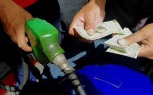 La AN legítima rechazó que el chavismo disimule la dolarización del precio de la gasolina