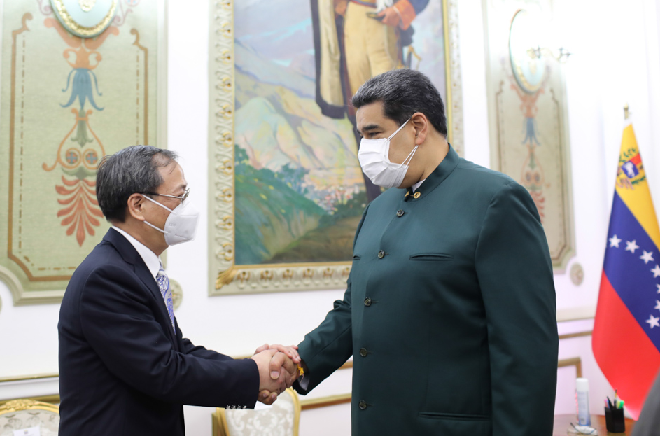 Maduro sostuvo una reunión exprés en Miraflores con el embajador chino