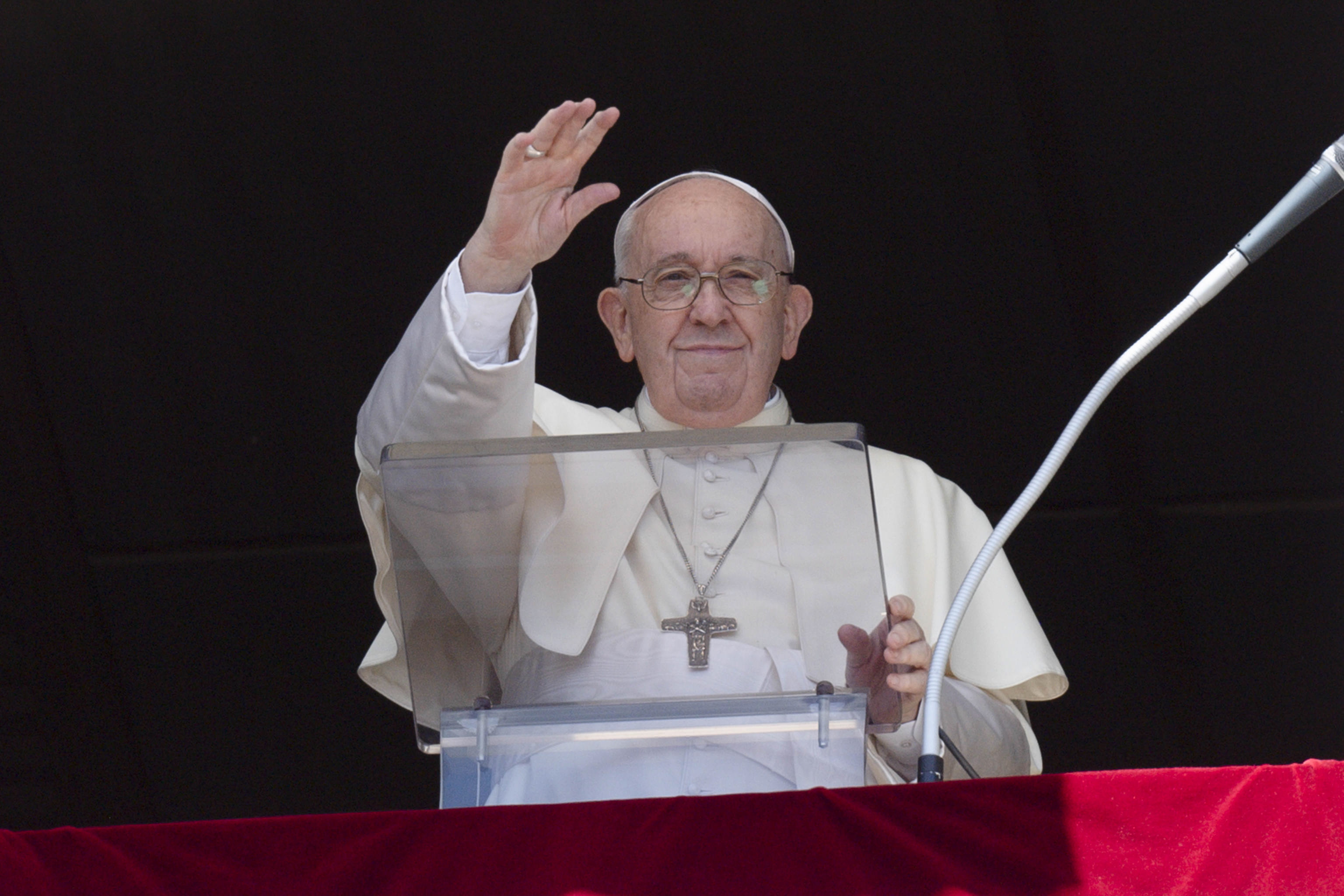 El papa Francisco instó a los jóvenes a ser “poetas de la paz”  y a “soñar en grande”