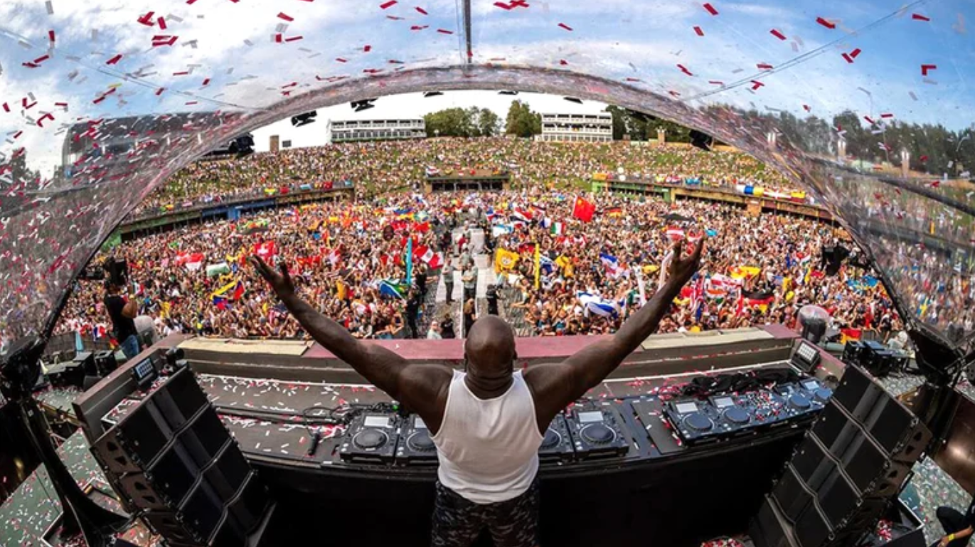 El show de Shaquille O’Neal como DJ que hizo delirar a más de 20 mil personas en un festival de música electrónica (VIDEO)