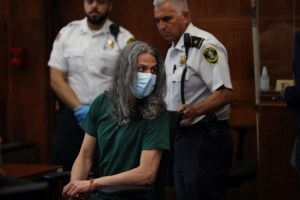 Hombre que violó a una mujer en Boston apareció desnudo en el tribunal y recibió dura condena