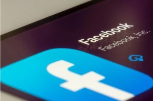 Brasil multa con 1,3 millones de dólares a Facebook por filtración de datos