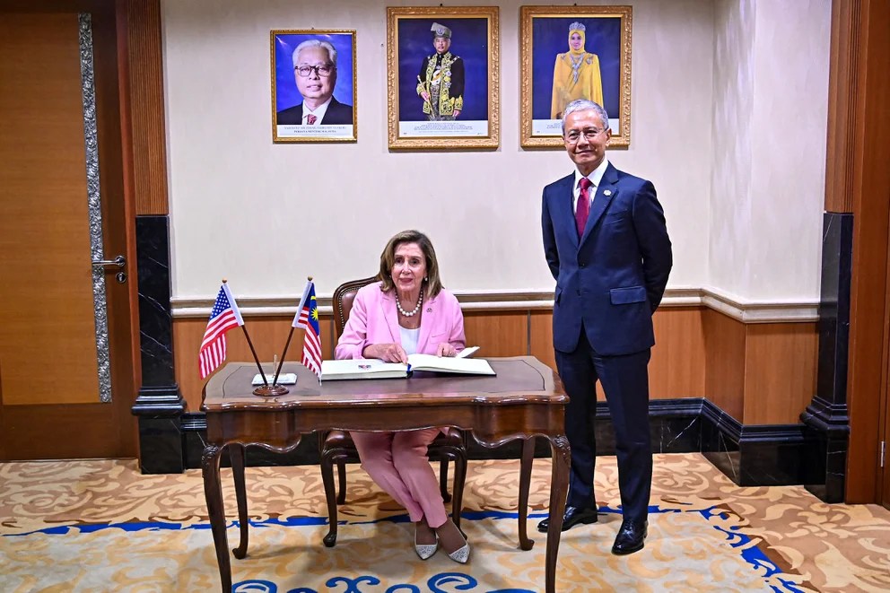 Nancy Pelosi llega a Malasia entre furia china por posible visita a Taiwán