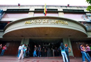 La circular del TSJ que excluye escotes y minifaldas en las cortes de Caracas