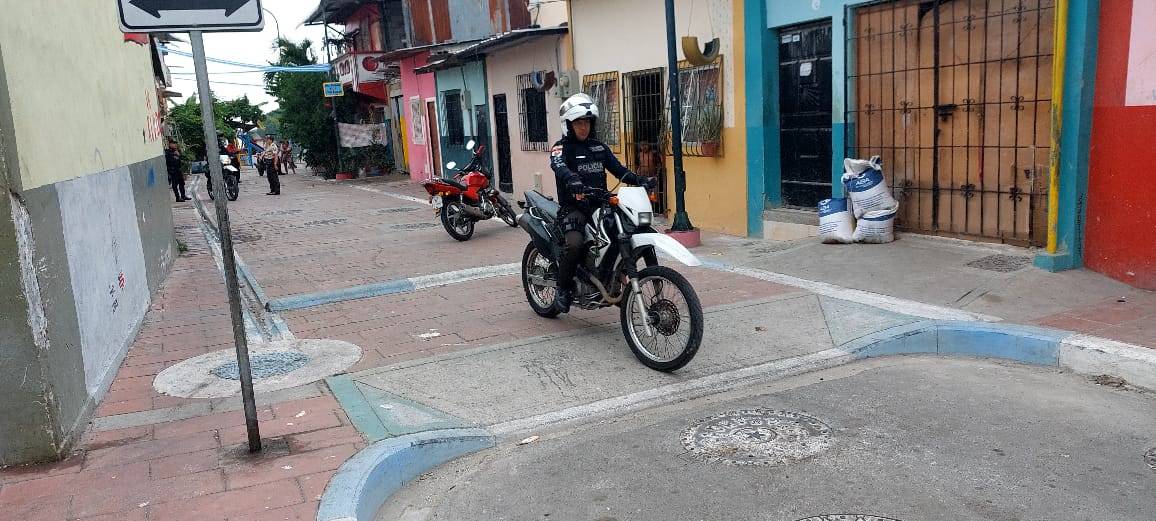 Sicarios entraron a casa y asesinaron a tres miembros de una familia en el suburbio en Ecuador