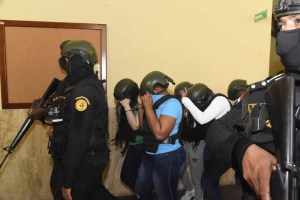 Difieren audiencia de 15 imputados, dos de ellos venezolanos, por trata de personas en Dominicana