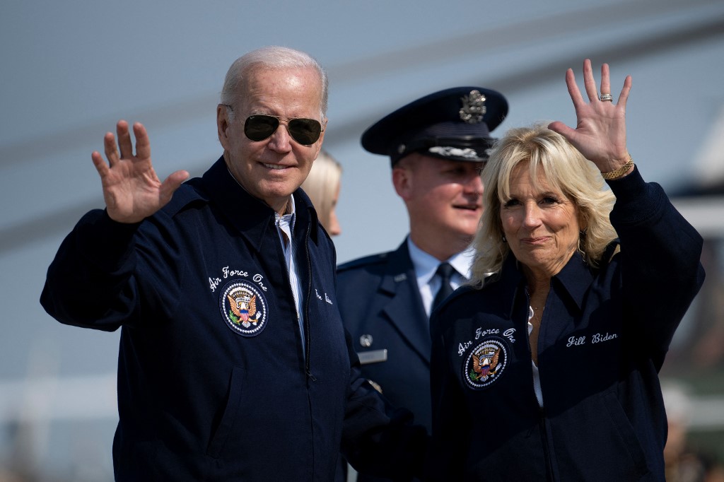 Joe Biden llegó a Londres para el funeral de Isabel II