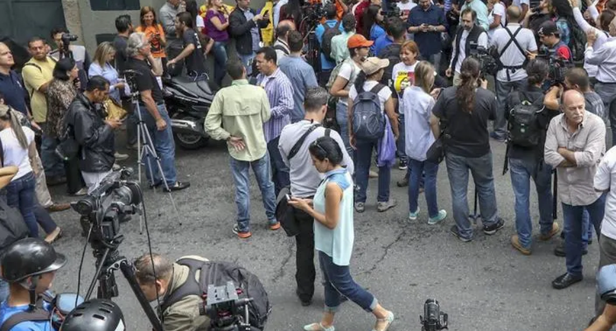 Periodistas venezolanos están en riesgo psicológico de padecer trastornos asociados con el estrés