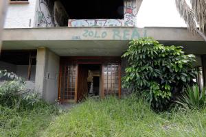 En FOTOS: La ruina ha visitado el consulado venezolano en Bogotá por más de tres años