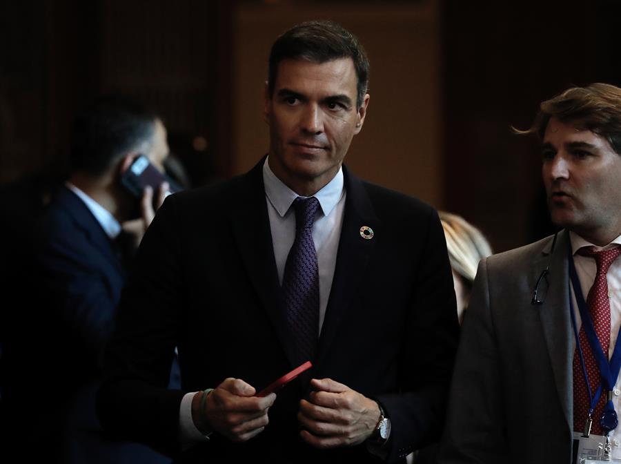 Pedro Sánchez condena anexiones rusas tras referéndum de “pantomima”