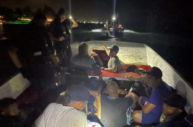 Guardia Costera de Aruba detuvo embarcación con 11 migrantes venezolanos a bordo