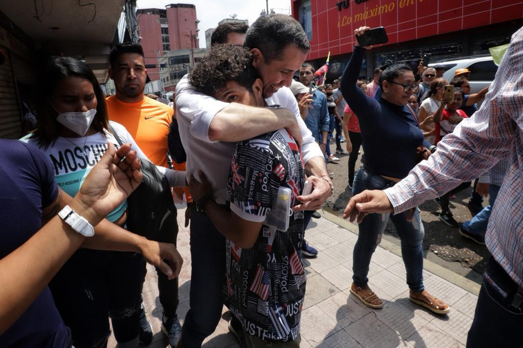 Juan Guaidó tras ser agredido en Anzoátegui: Vamos a seguir, aquí nadie se rinde (VIDEO)