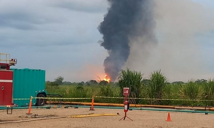 Fuerte explosión de un ducto de Pemex dejó un muerto en Tabasco (video)