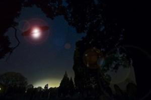 Misterio en Idaho: Ovni triangular apareció en el cielo y se escondió en una nube