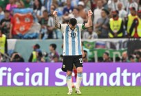 Dejó a su suegra encerrada en el patio para que ganara Argentina y su cábala es sensación en redes (VIDEO)