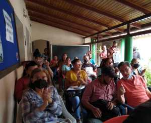 Docentes exigen al chavismo que pague las deudas pendientes y piden bonificación de 600 dólares