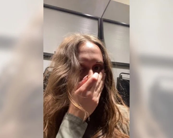 “Me siento muy asqueada”: El “regalito” que le dejaron en un vestidor de Zara en Nueva York