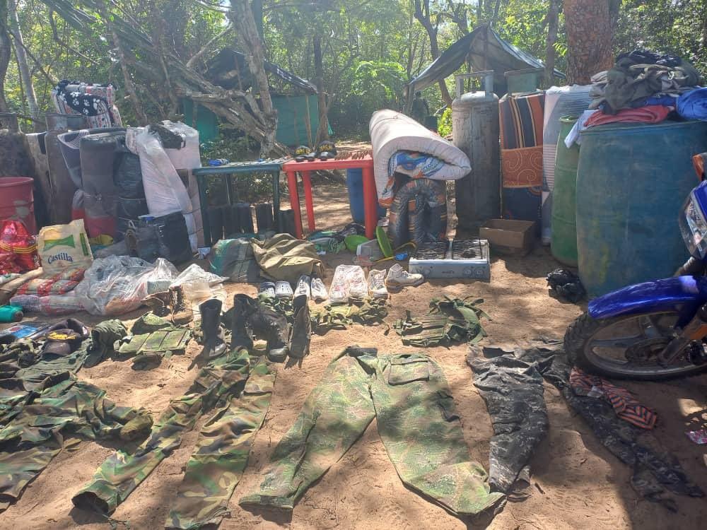 Fanb desmanteló campamento narcoterrorista de “Iván Márquez” en Bolívar (FOTOS)