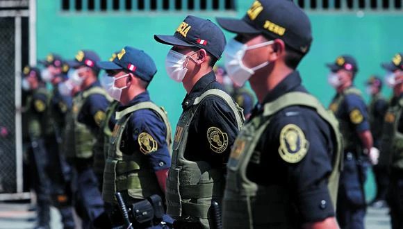 Detenidos tres generales de la Policía de Perú por presuntos pagos por ascensos durante gobierno de Castillo