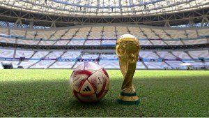 Presentaron el balón que se utilizará en semifinales y la final del Mundial de Qatar: el significado de su nombre